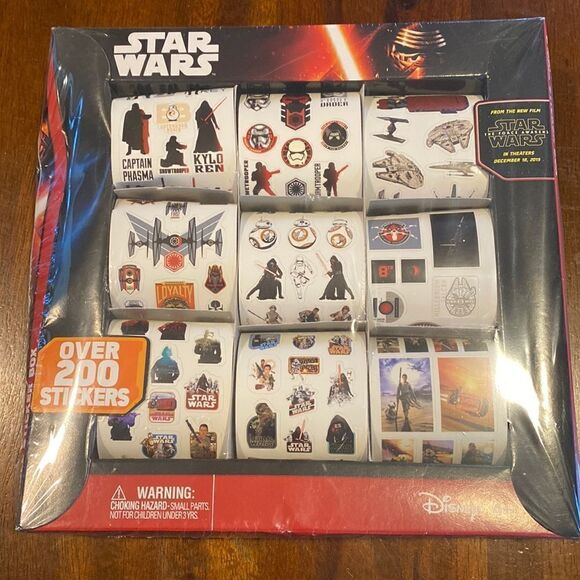 Star Wars The Force Awakens Box of 200 stickers New - Picture 1 of 6